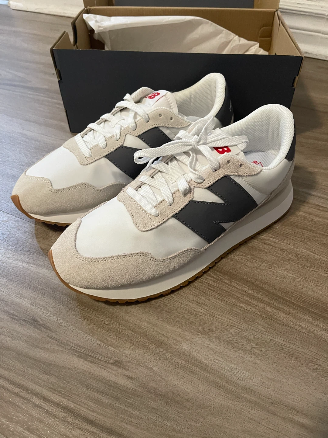 Men’s Size 11 New Balance 237 Shoes - photo 3