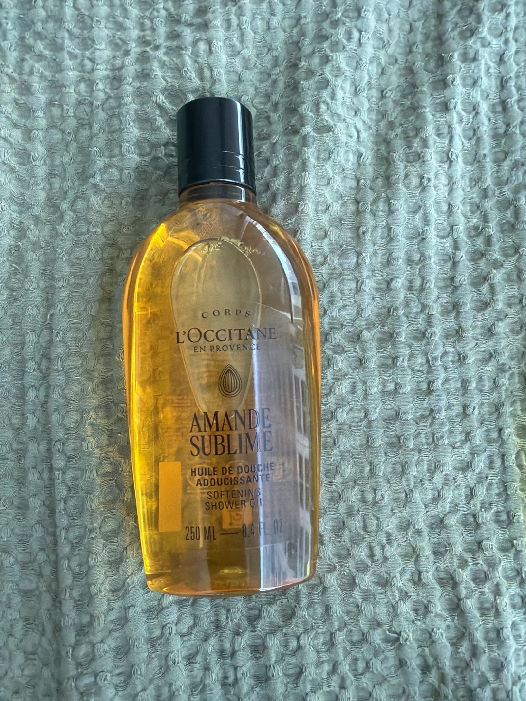 L'Occitane Amande Sublime Softening Shower Oil 250ml