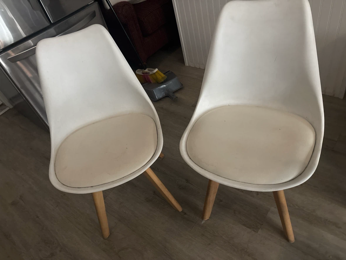 Set of 2 White Dining Chairs with Wood Legs