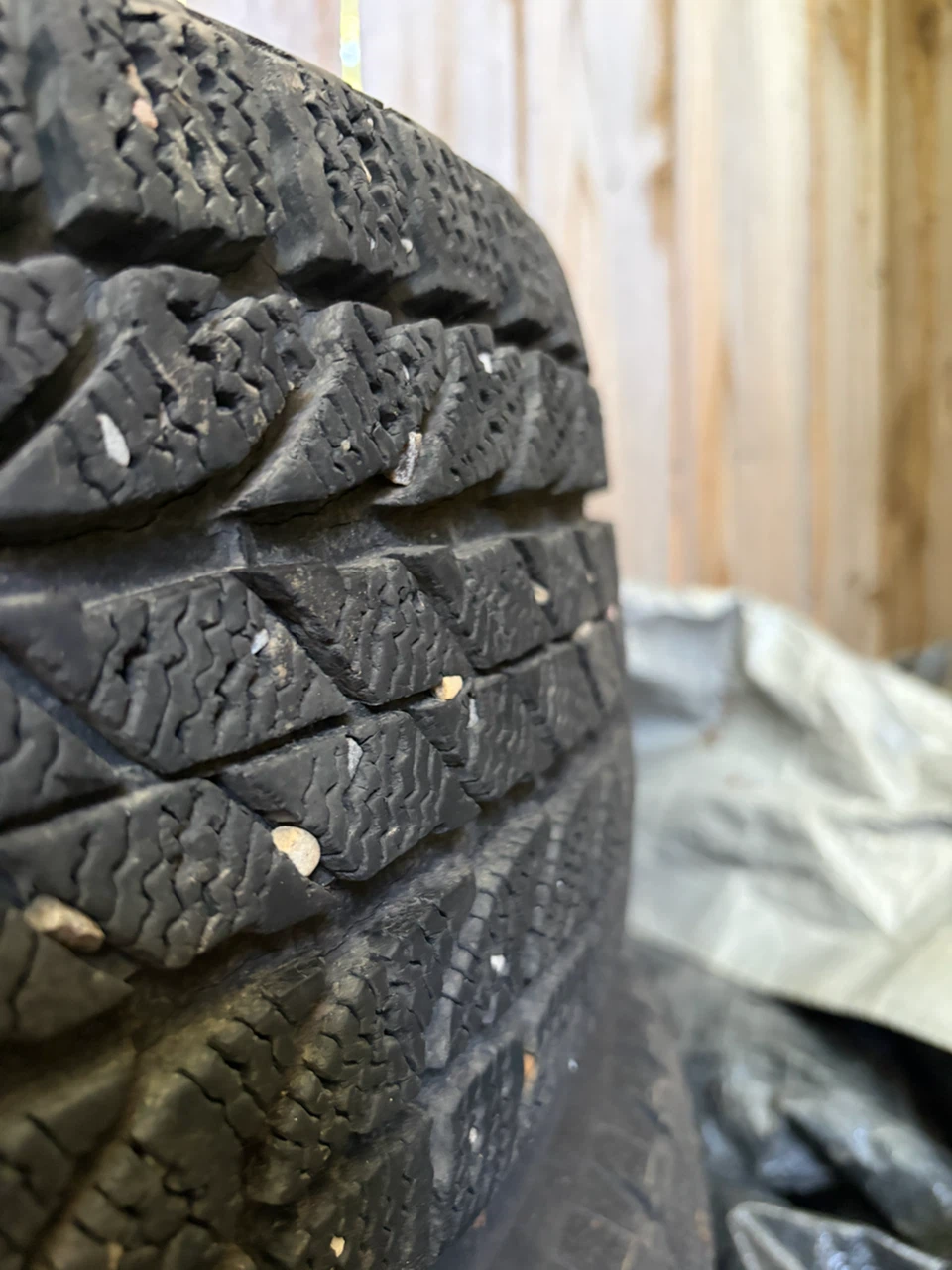 Set of 4 Winter Tires on Rims - photo 2