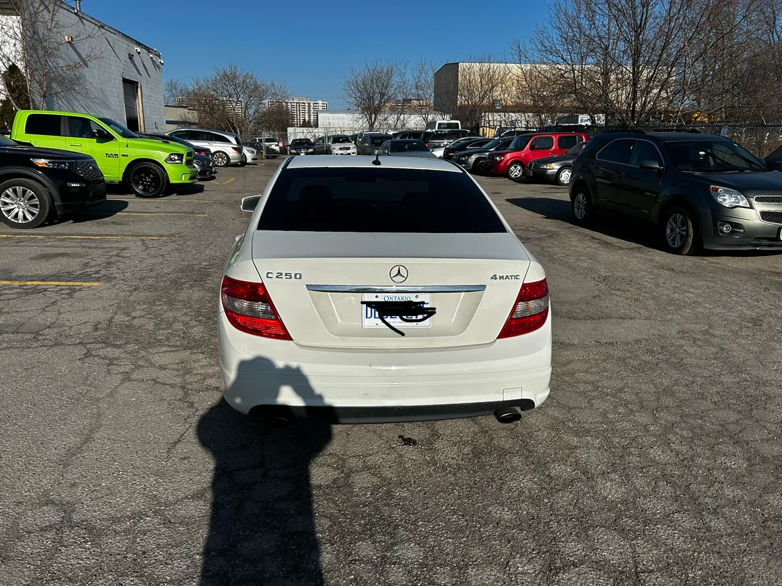 2010 Mercedes-Benz C250 - photo 4