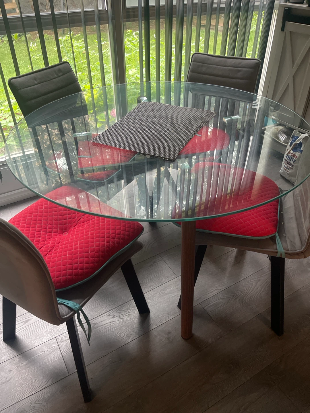 Kitchen table with 4 chairs