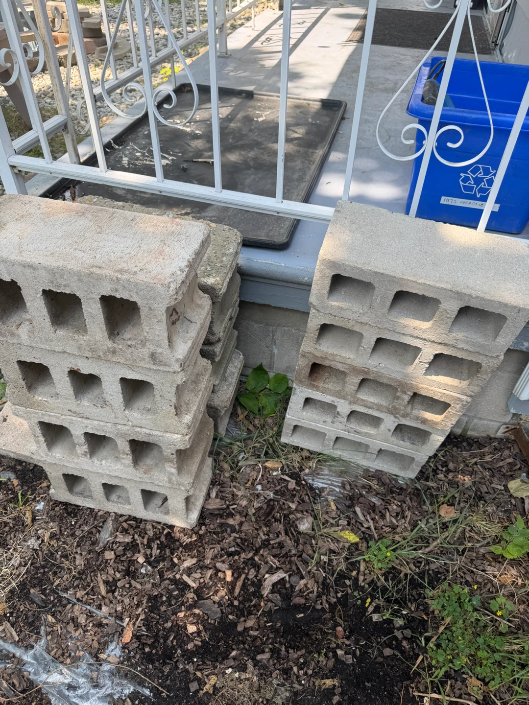 Cinder Blocks-12 unite - 2$ each