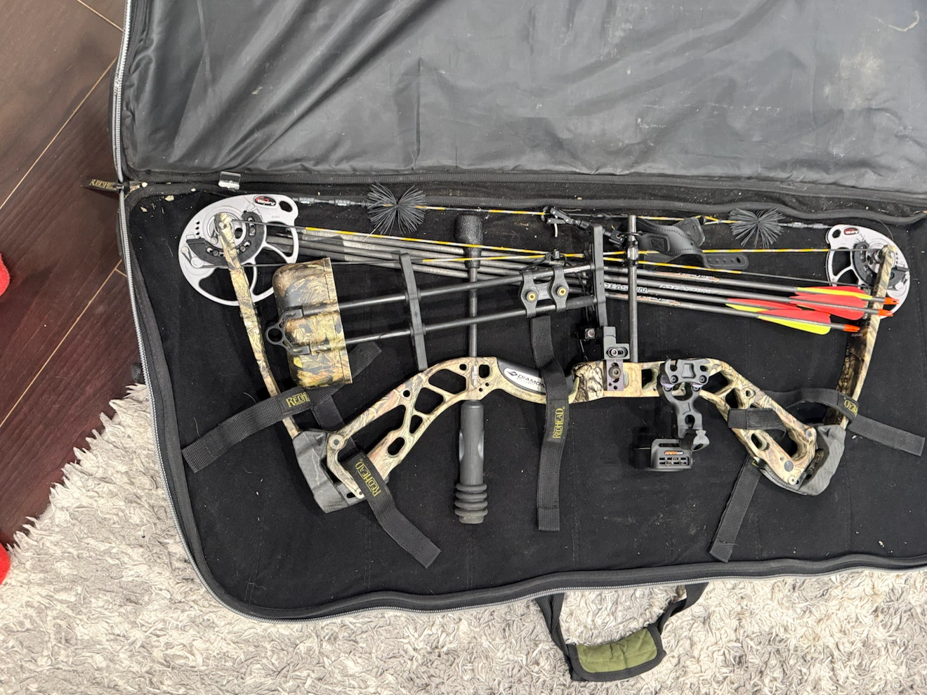 Diamond Archery Compound Bow with RedHead Bow Case - photo 5