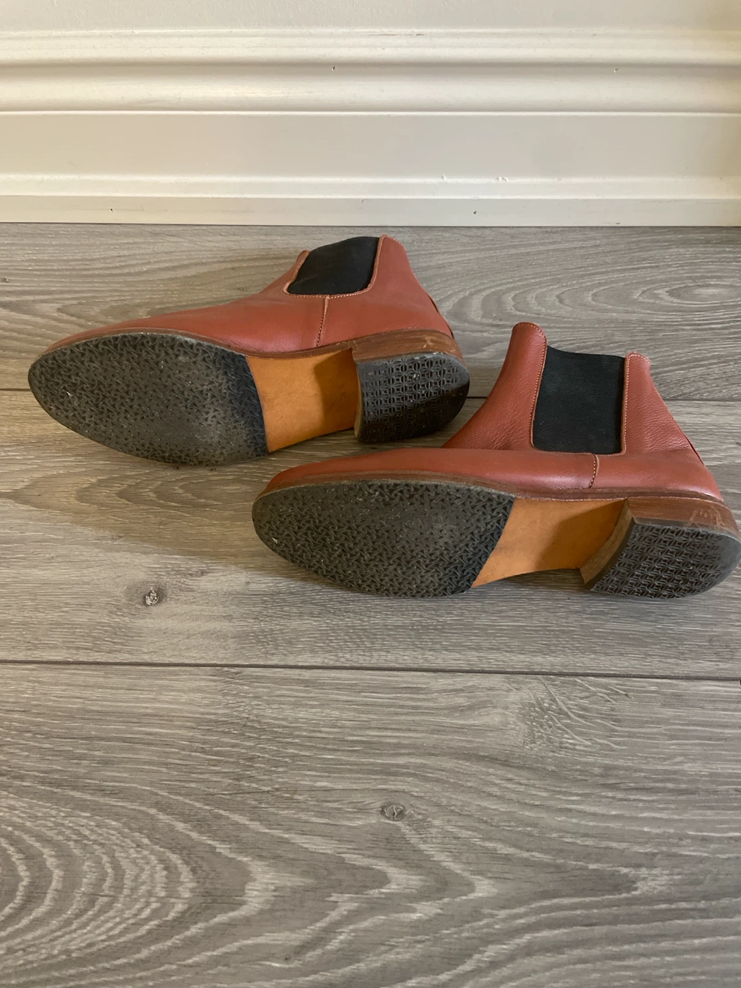 Brown Leather Chelsea Boots - photo 3