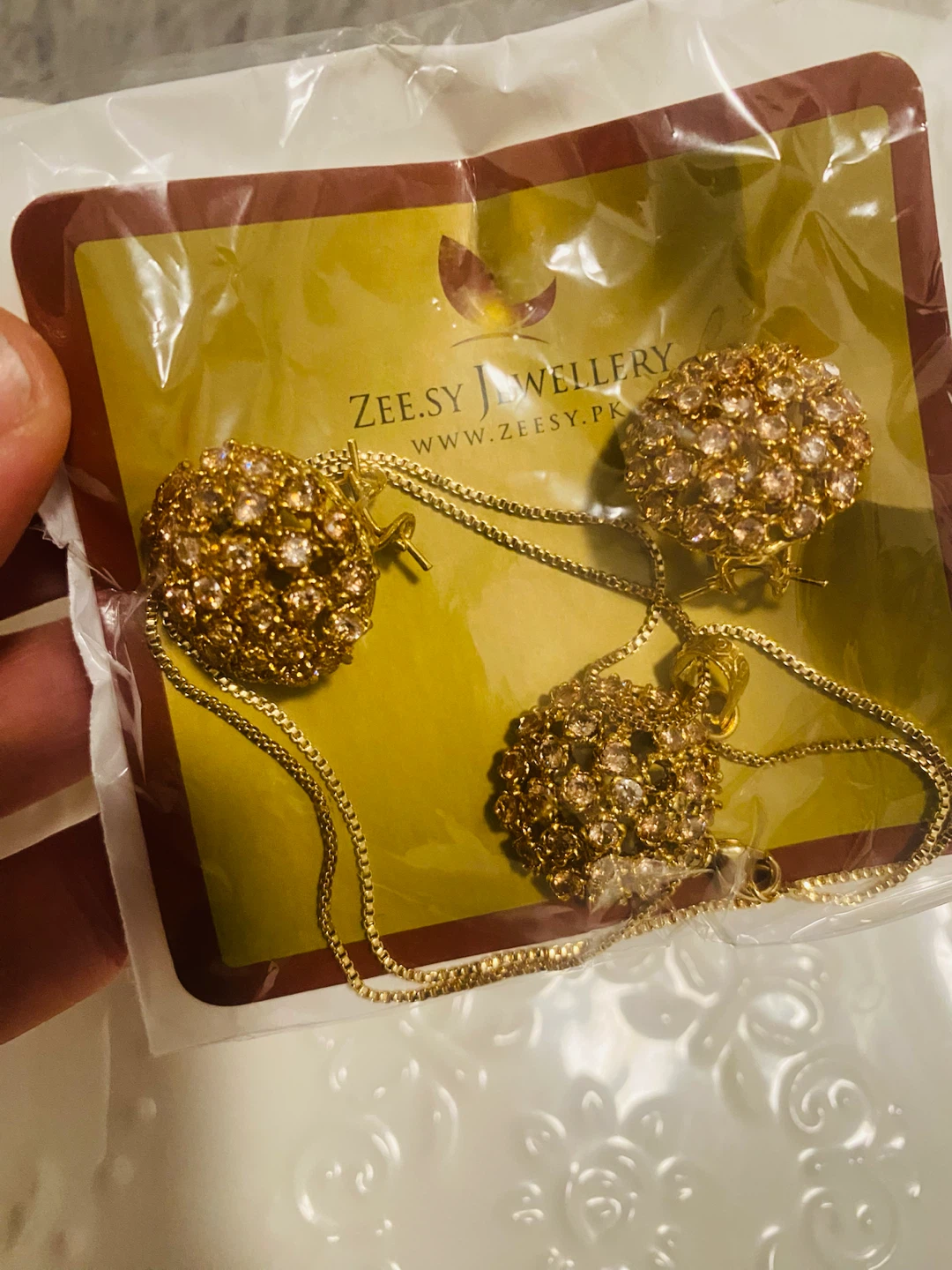 New (Unused) ZEE.SY JEWELLERY Gold Tone Necklace & Earrings Set