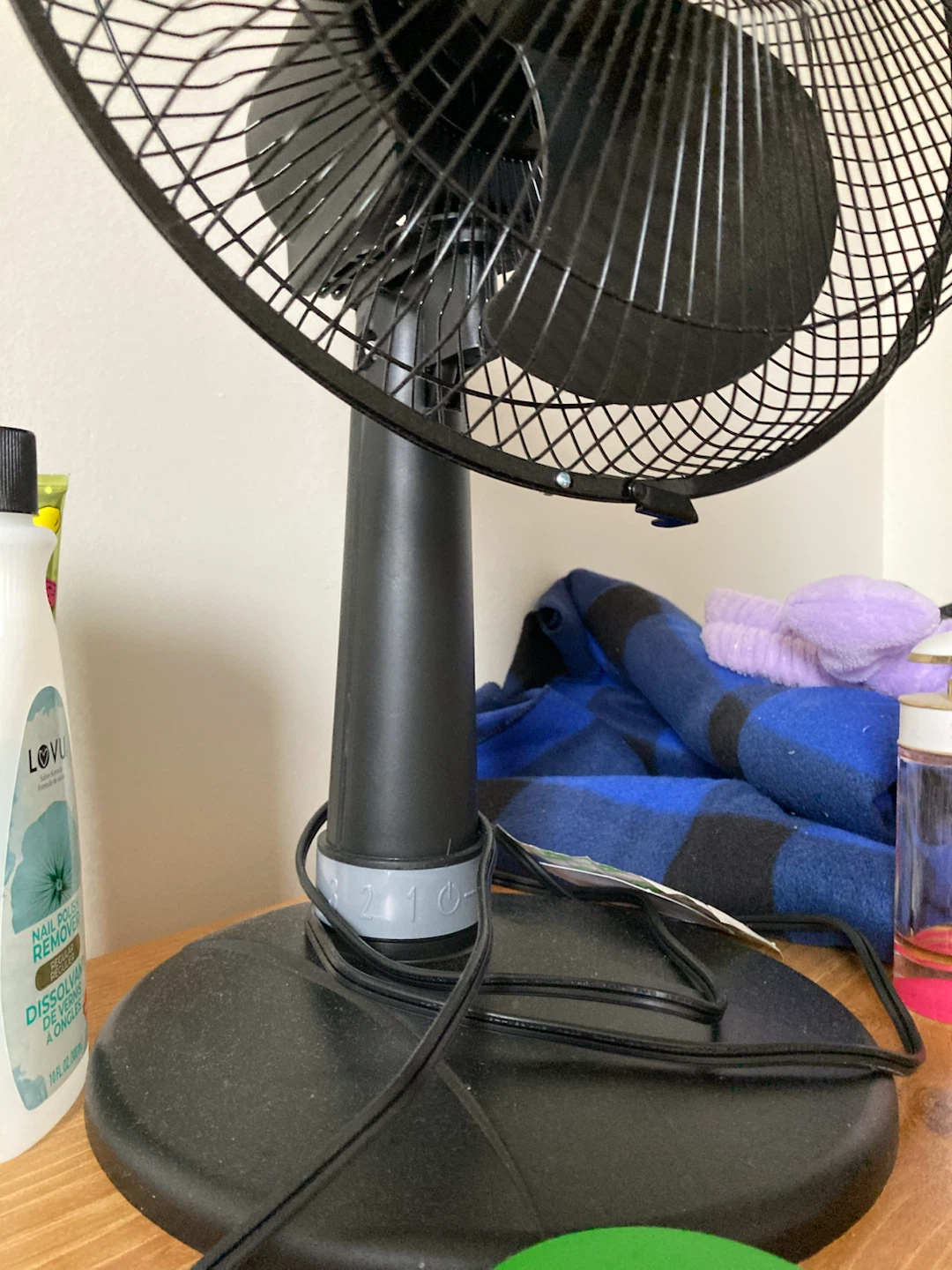 Black Oscillating Table Fan