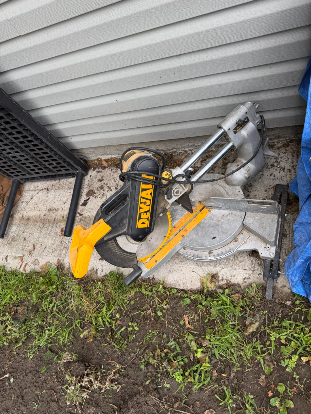 DEWALT Miter Saw