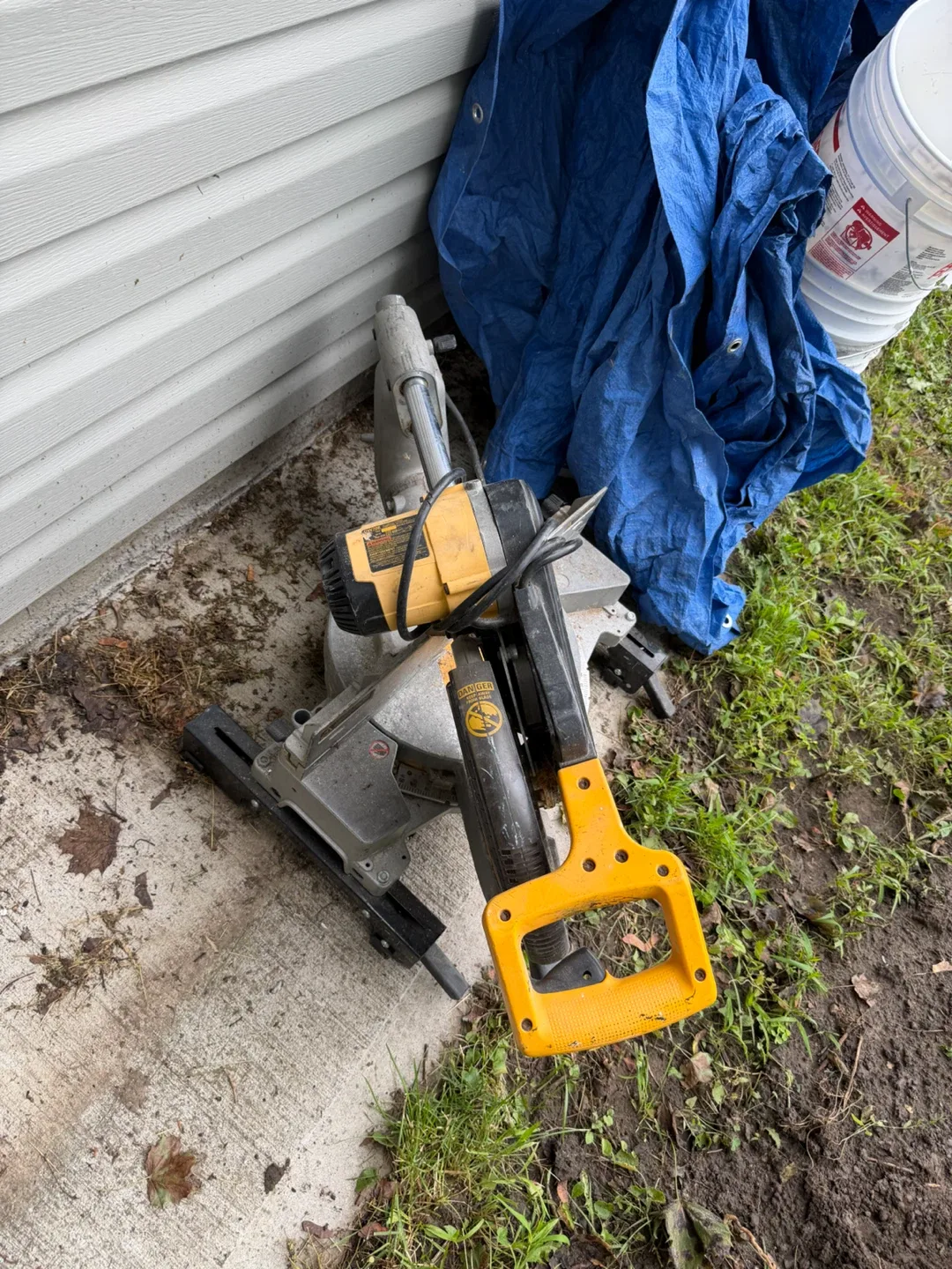 DEWALT Miter Saw - photo 3