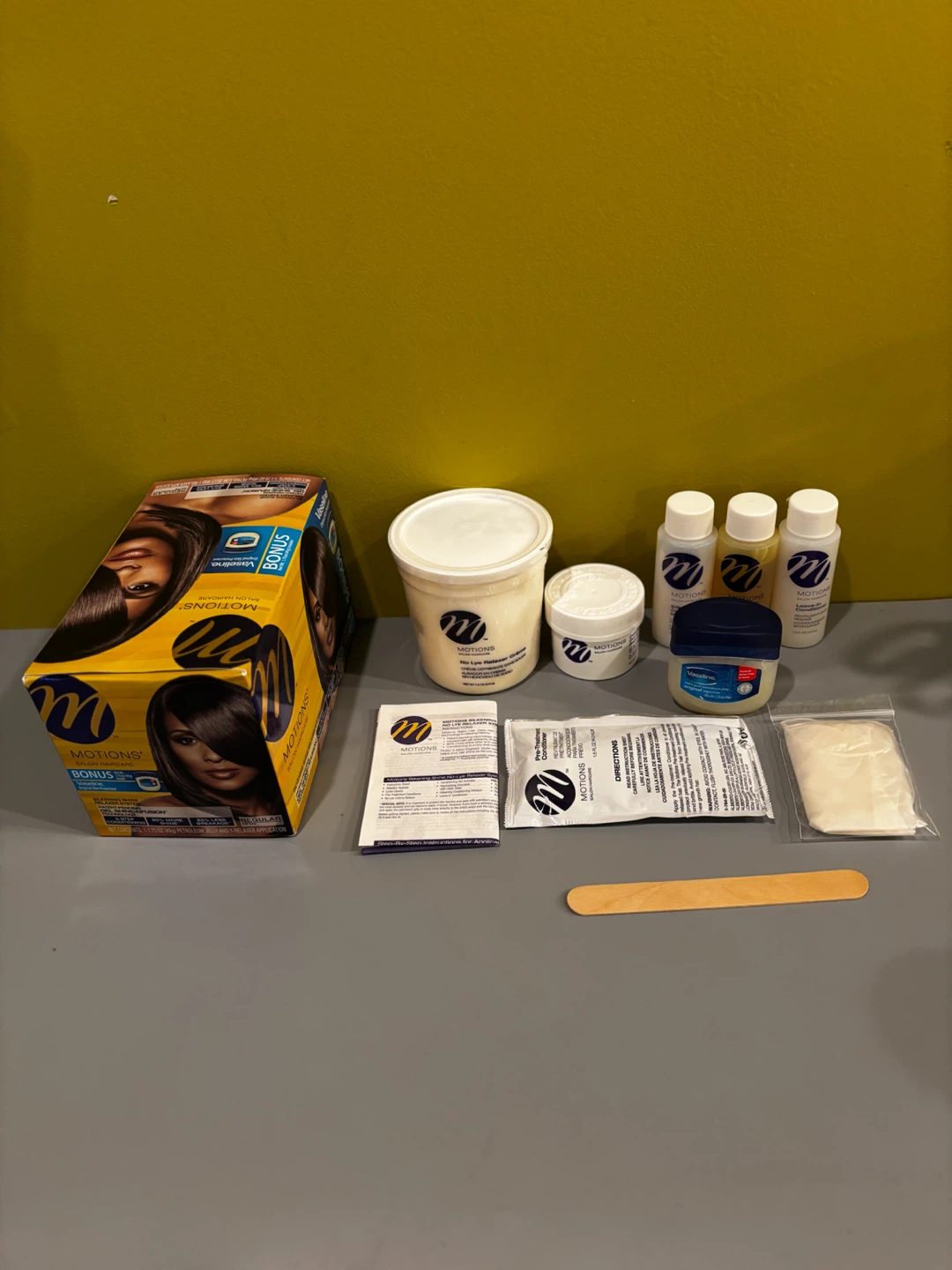 Motions Salon Haircare Regular Relaxer System Kit - photo 5