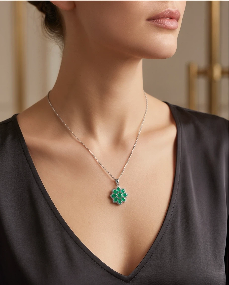 Emerald Flower Pendant Necklace - photo 5