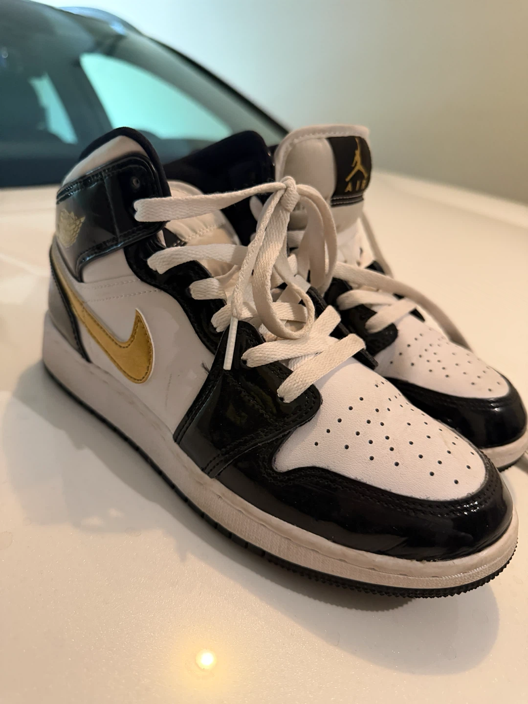 Jordan 1 Mid SE "Light Smoke Grey" Youth Shoes