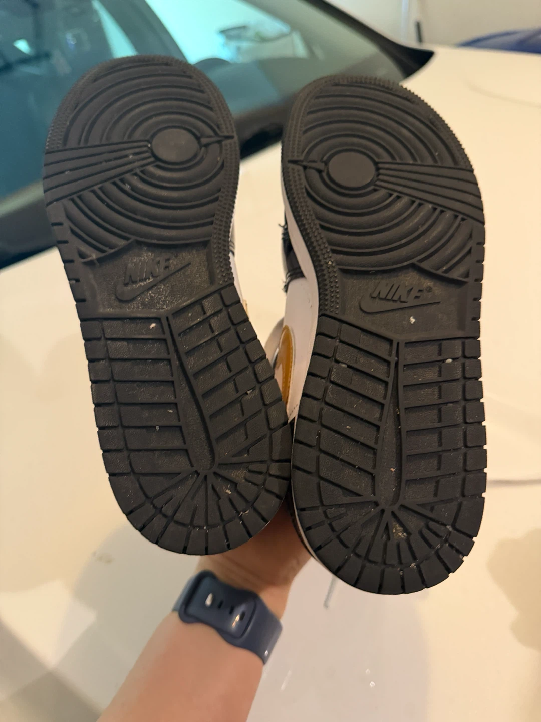 Jordan 1 Mid SE "Light Smoke Grey" Youth Shoes - photo 2