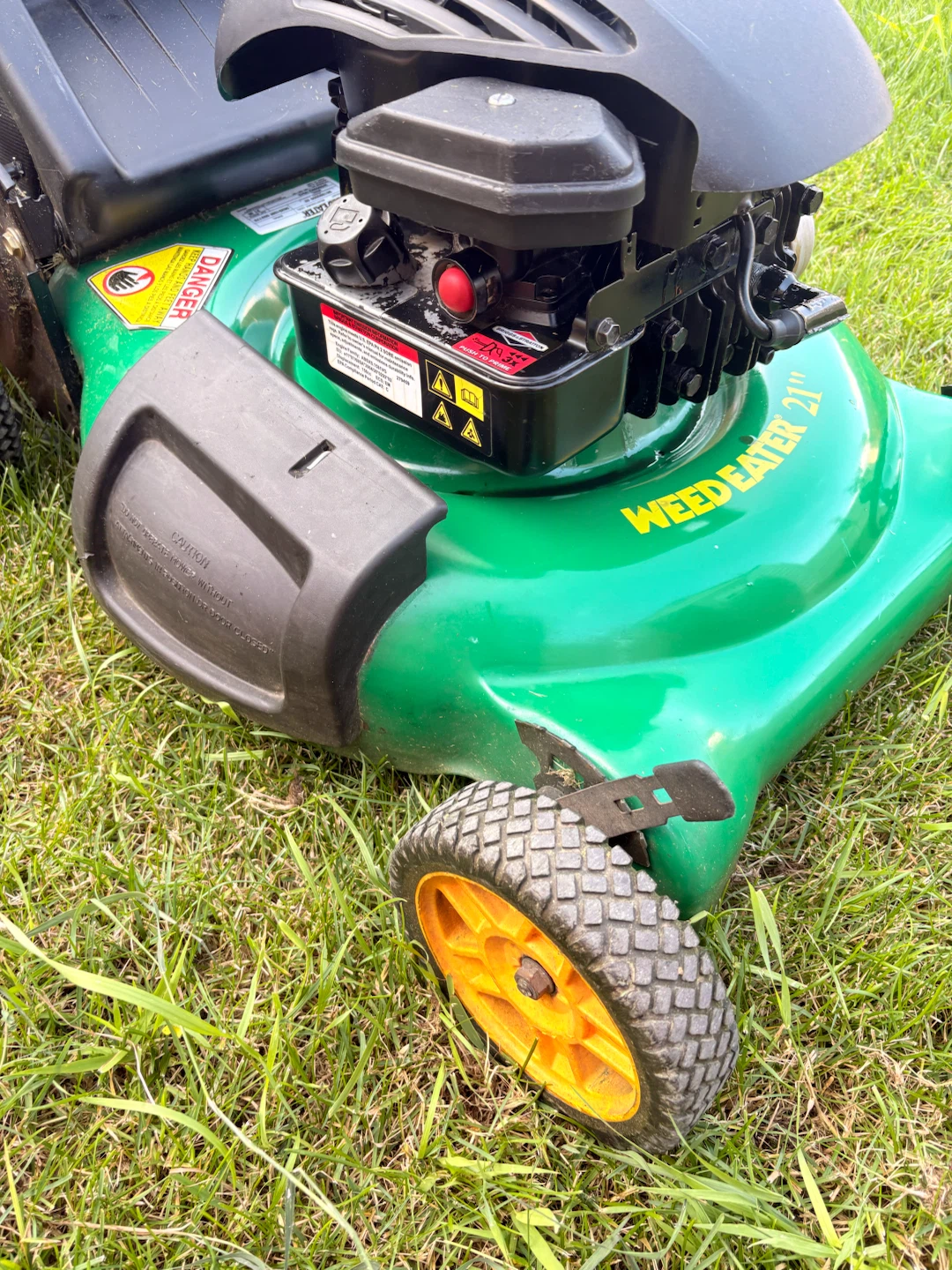 WeedEater 21" Briggs & Stratton Lawnmower(read description);$95 - photo 3