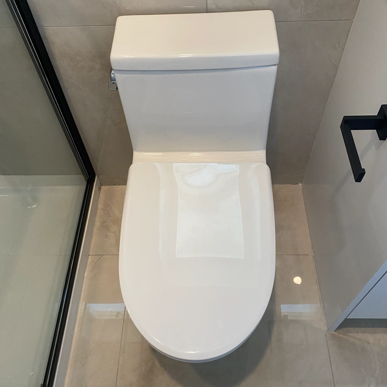 White Toilet Bowl with Seat - photo 2