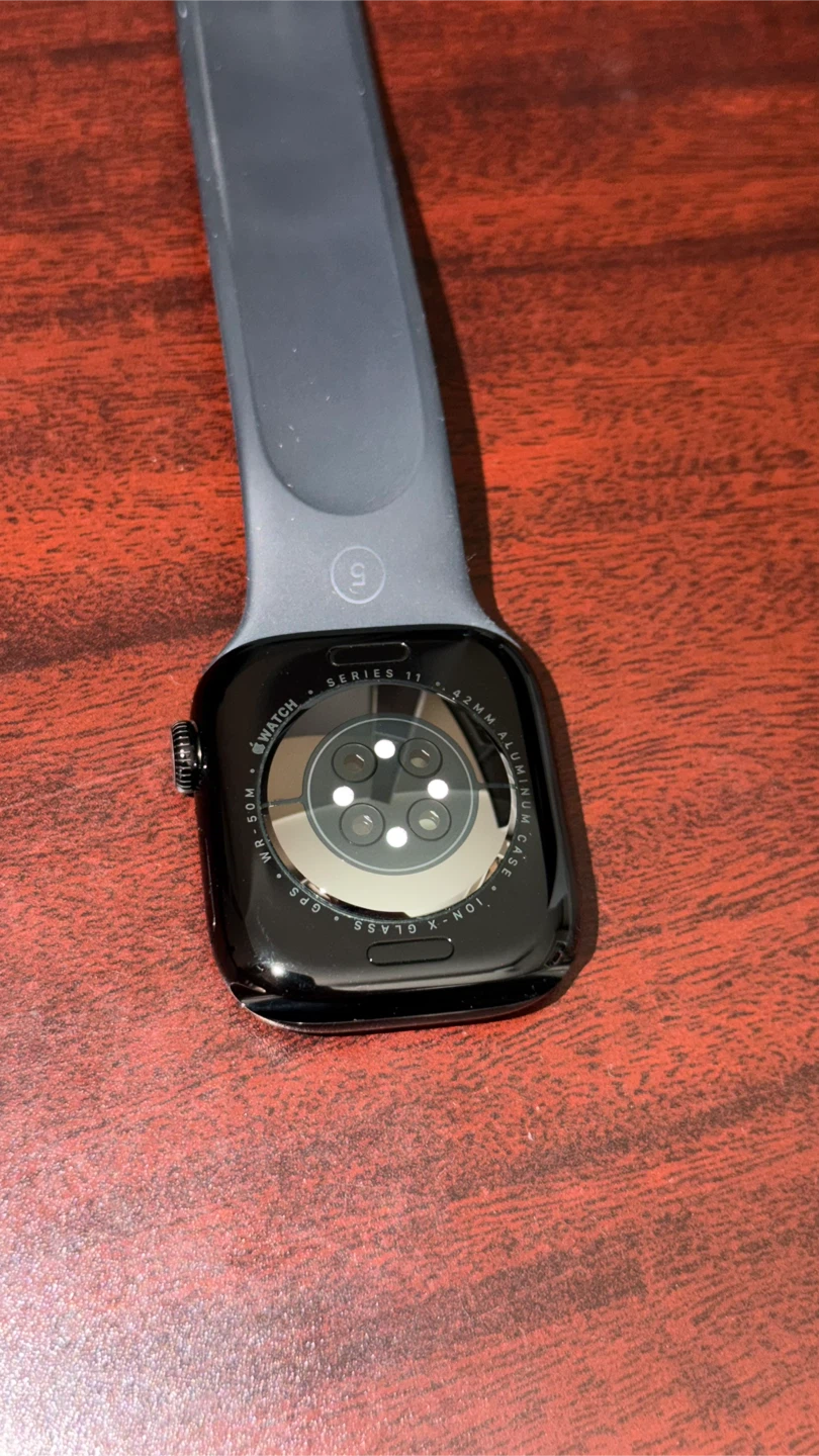 Apple Watch Series 11 Barely Used - photo 2