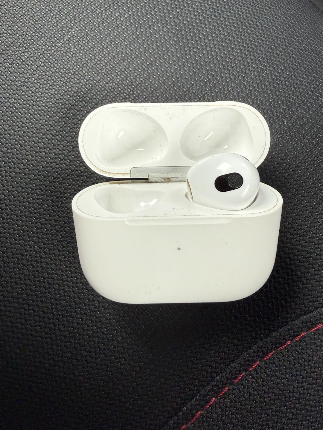 AirPods 3 Case + Right Ear Pod
