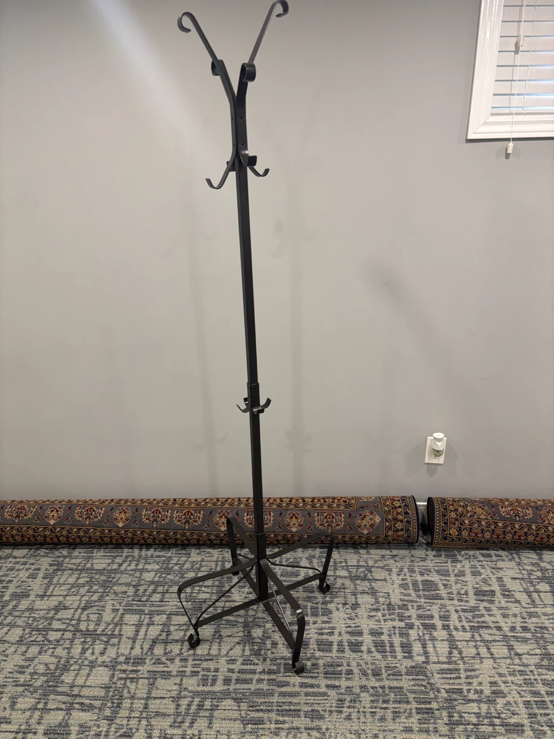 Black metal coat rack