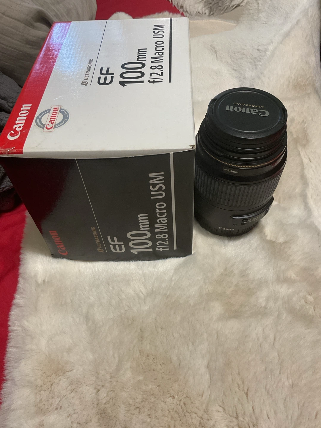 Canon EF 100mm f/2.8 Macro USM Lens
