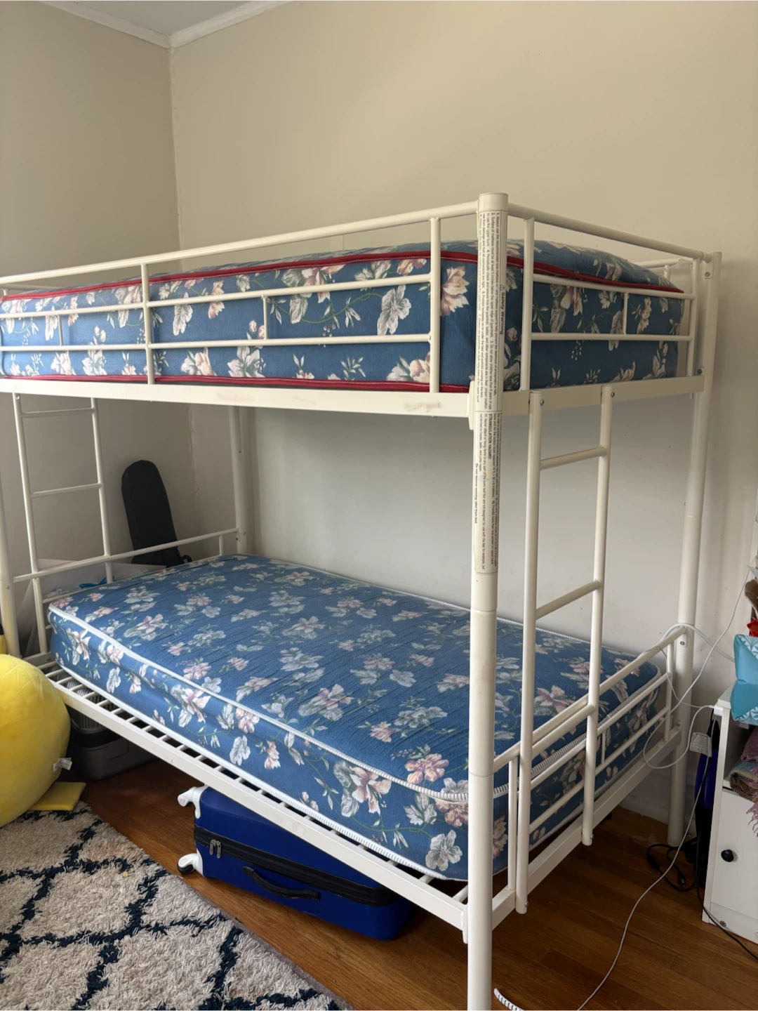 White Metal Twin Bunk Bed - photo 2