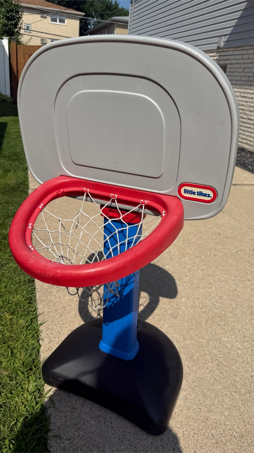 Little Tikes Adjustable Height Basketball Hoop