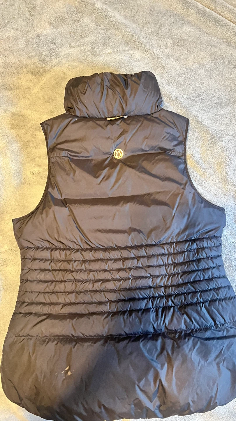 Lululemon Athletica Down Vest - Size 12 - photo 2