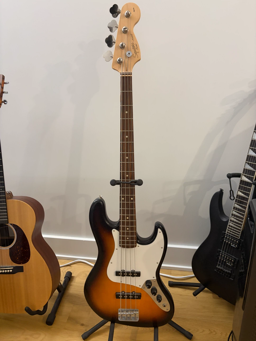 Fender Squier Affinity Series Jazz Bass Guitar with Gig Bag