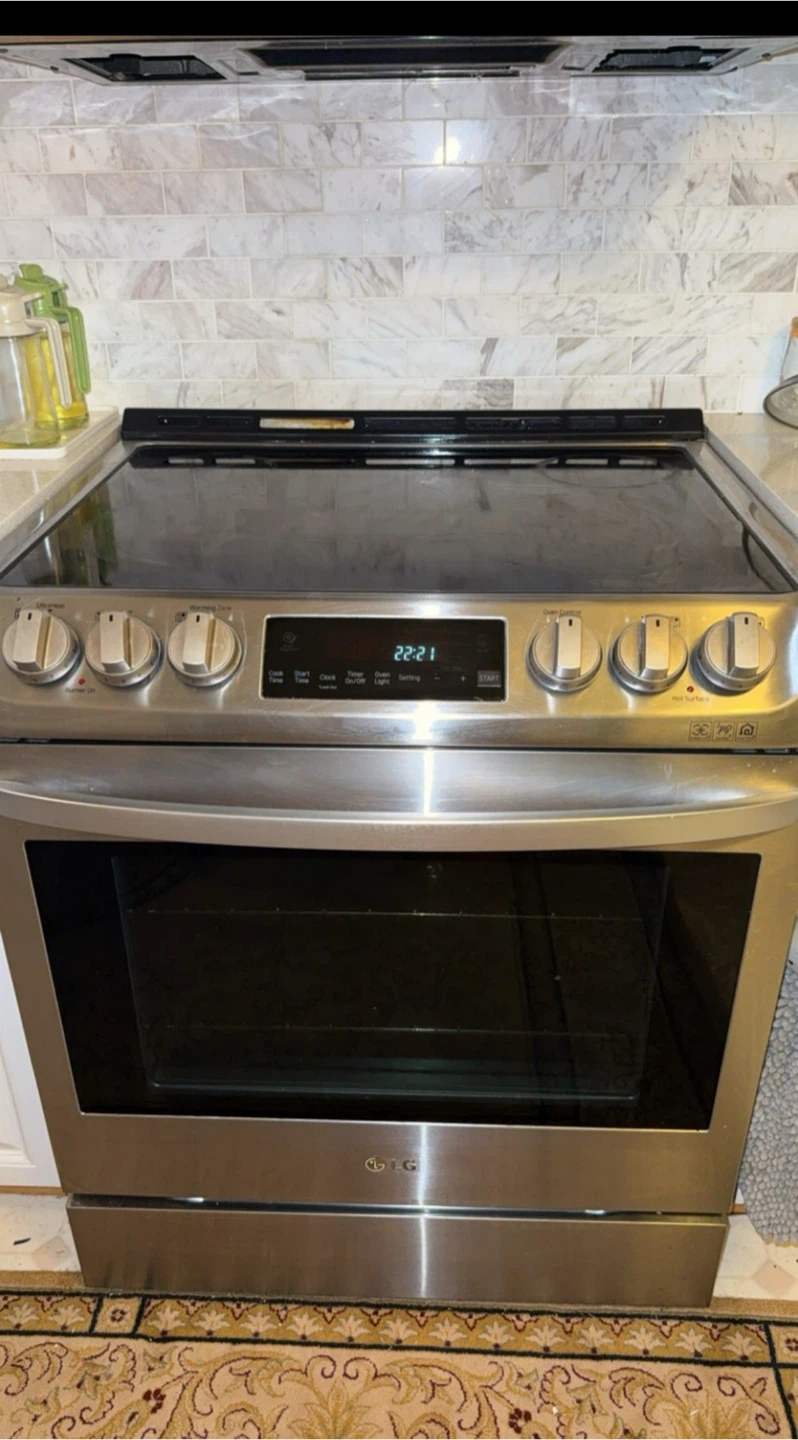 LG 30-inch Slide-In Electric Range / Oven in stainless steel