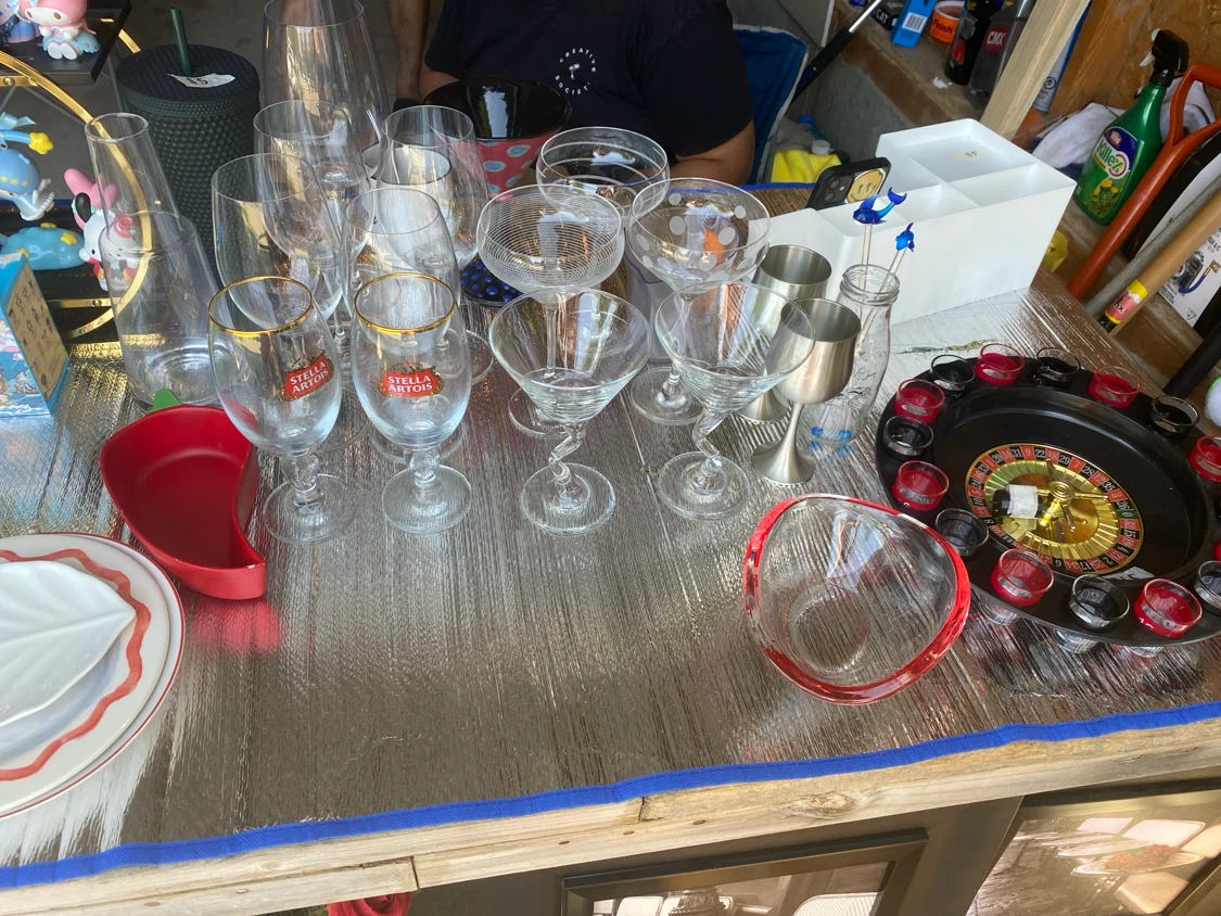 Assorted Glassware and Mugs Box