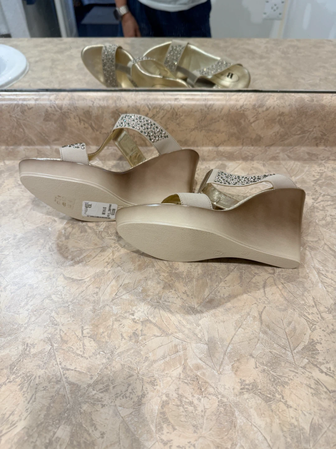 Browns Women's Wedge Sandals Size 38 - photo 3