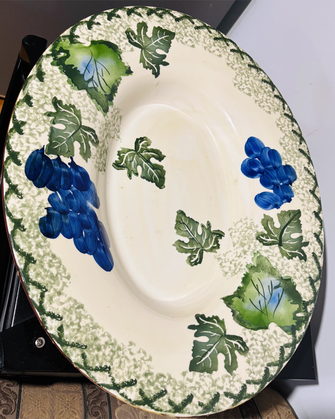 Large Made in Italy Ceramic Serving Bowl – Grape & Vine Design - photo 2