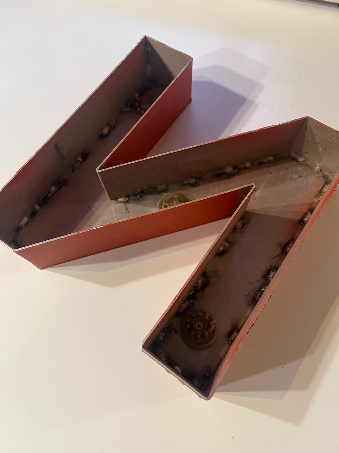 Vintage Salmon-Coloured Decorative Letter 'N' - photo 3