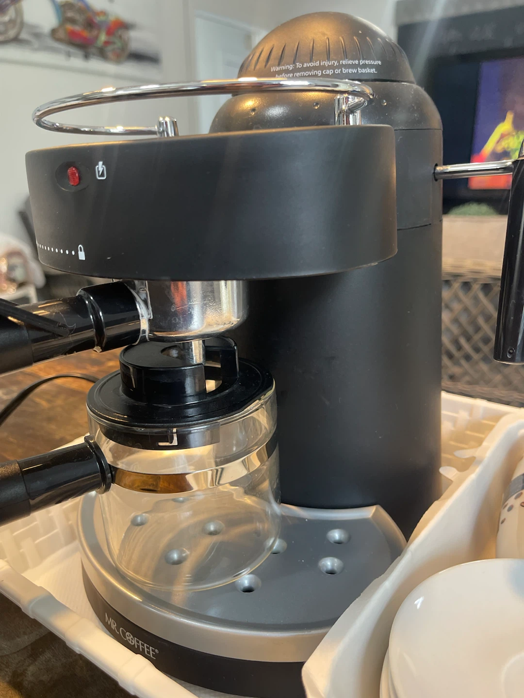 Mr. Coffee Espresso Machine with 6 Cups & Saucers