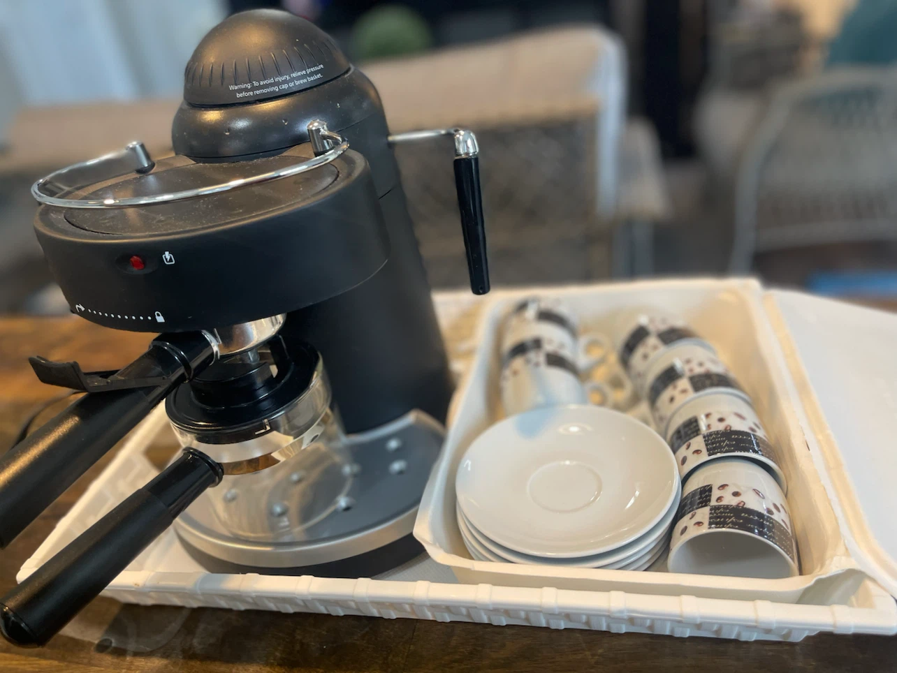 Mr. Coffee Espresso Machine with 6 Cups & Saucers - photo 3