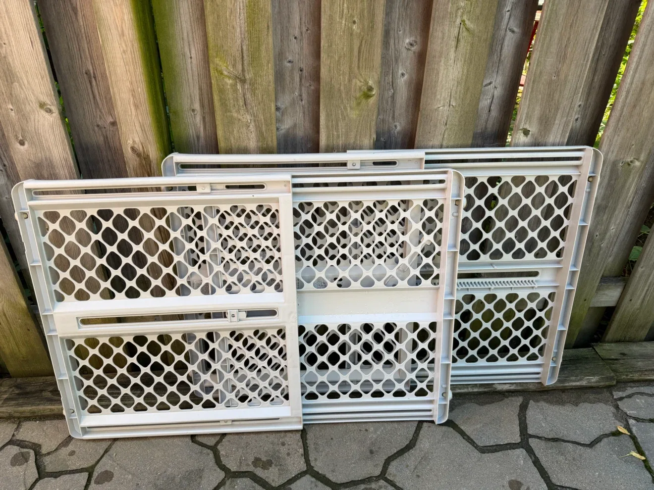 Safety baby gates, pressure mount (2 available) - photo 2