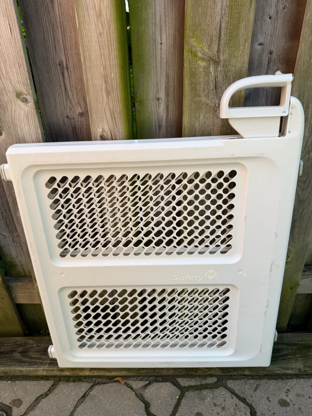 Safety First baby gate, pressure mount - photo 2