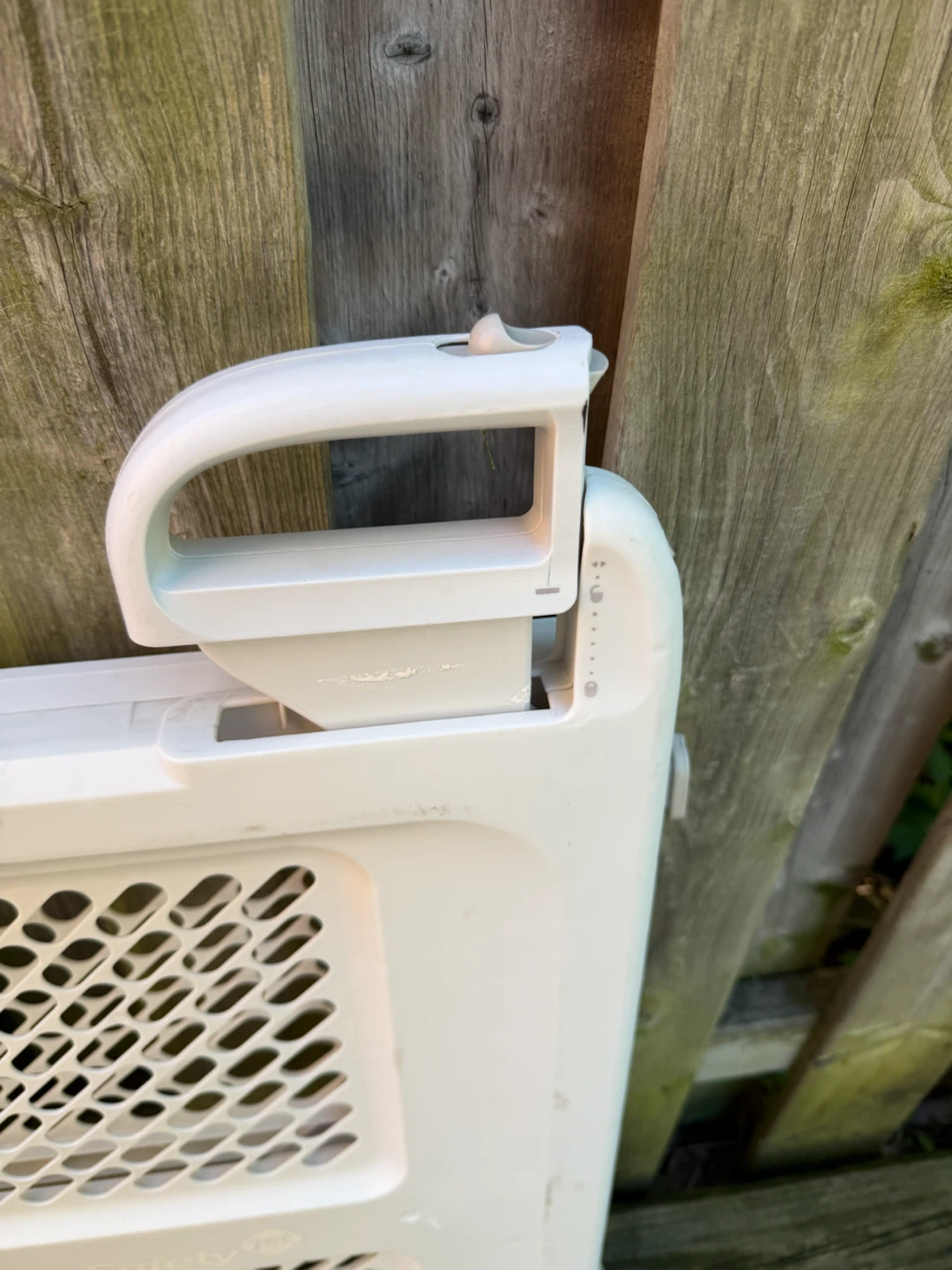 Safety First baby gate, pressure mount - photo 3