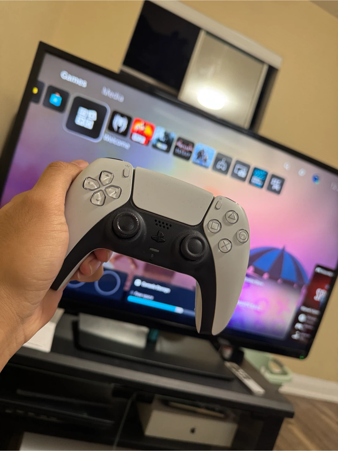 Complete PS5 (1TB) Disc Edition & 165Hz Monitor Setup – Bundle