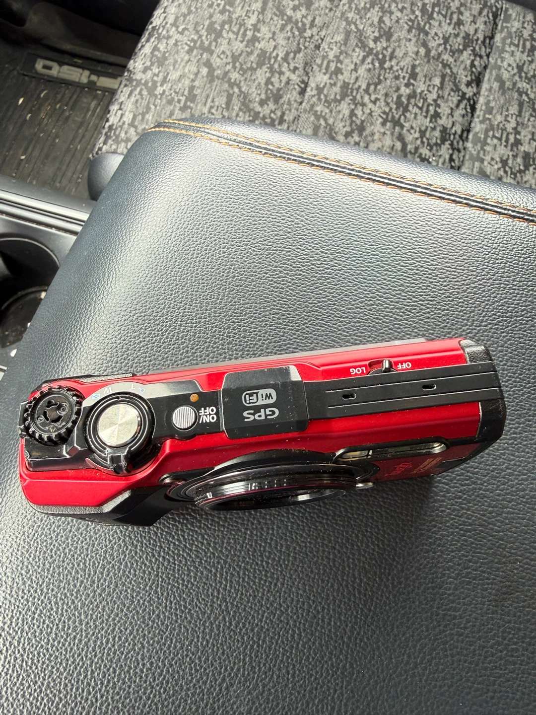 Olympus Tough TG-6 Waterproof Digital Camera - photo 4