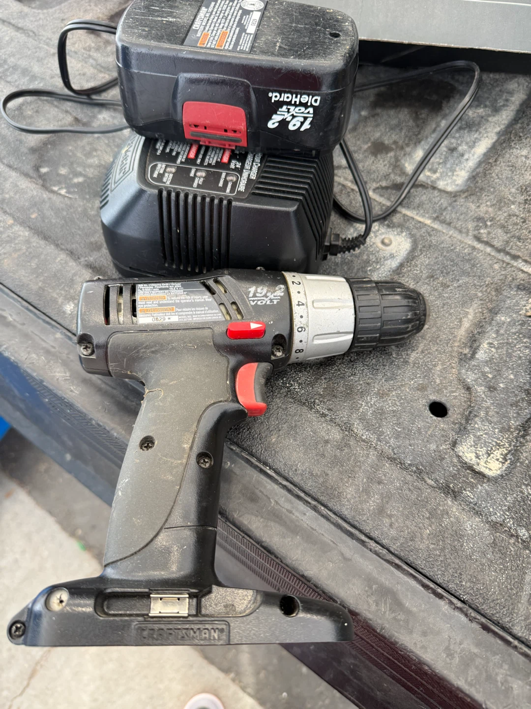 Craftsman 19.2 Volt Cordless Drill with Battery and Charger - photo 2
