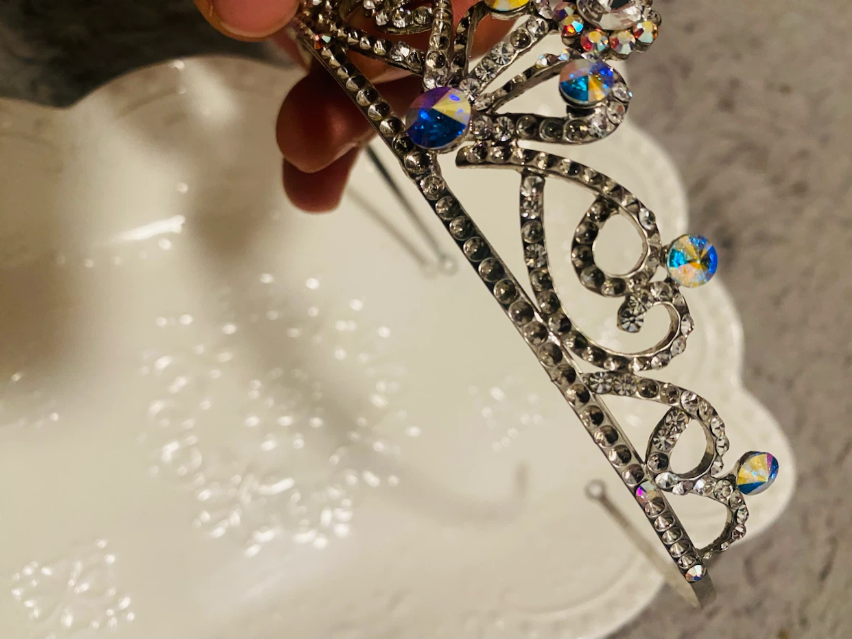 Sparkly Tiara with Rhinestones - photo 3