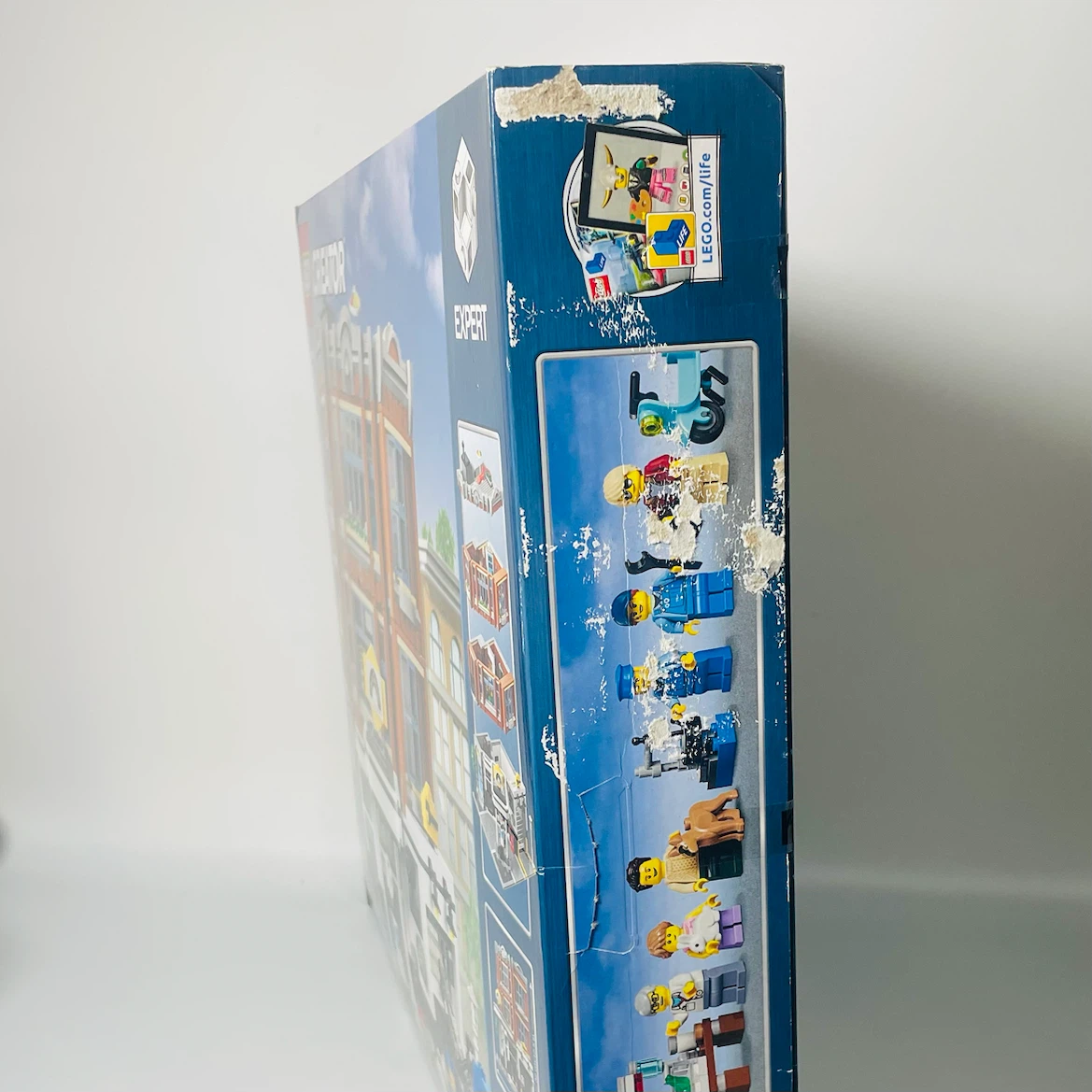 LEGO Creator Expert 10264 Corner Garage Set - photo 4