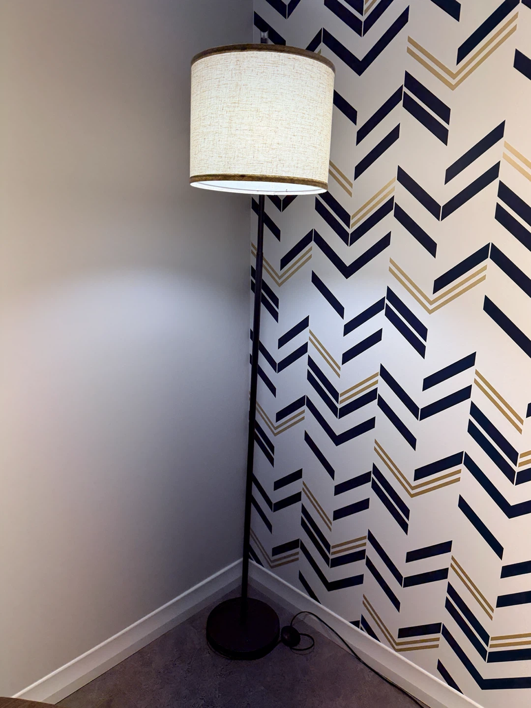 Floor Lamp with Remote Control - like new