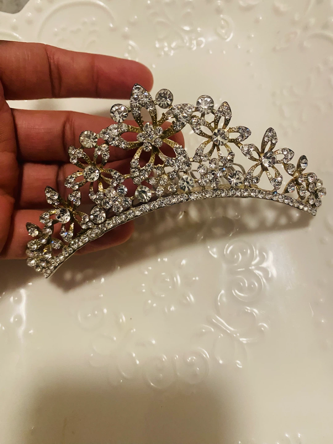 Sparkly rhinestone Hair Comb with tiara style top - photo 2