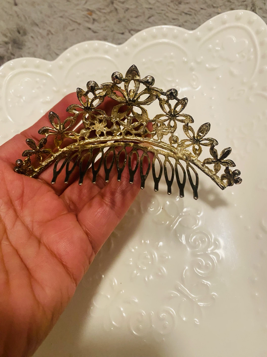 Sparkly rhinestone Hair Comb with tiara style top - photo 4