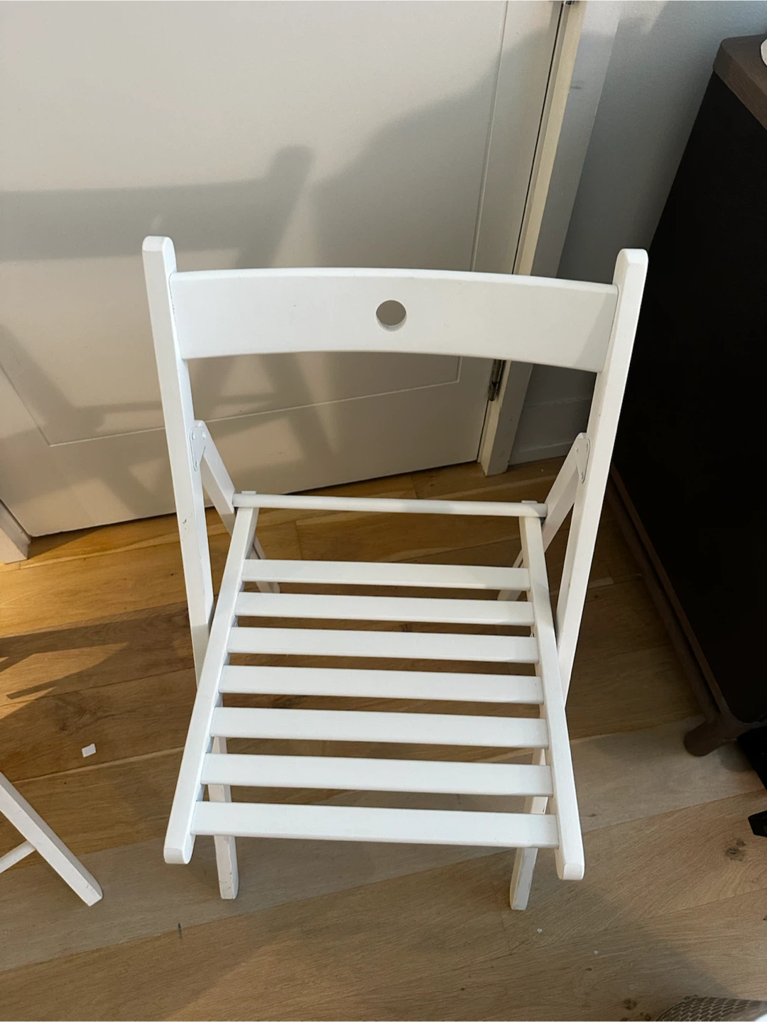 White Folding Chairs with Brown Cushions (Set of 2) - photo 2
