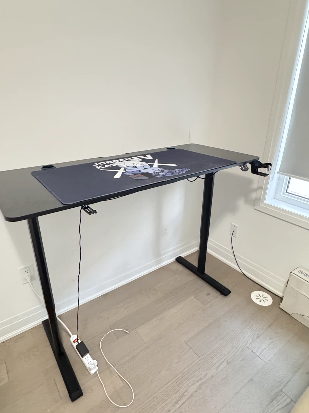140cm Adjustable Standing Desk with Gaming Mat
