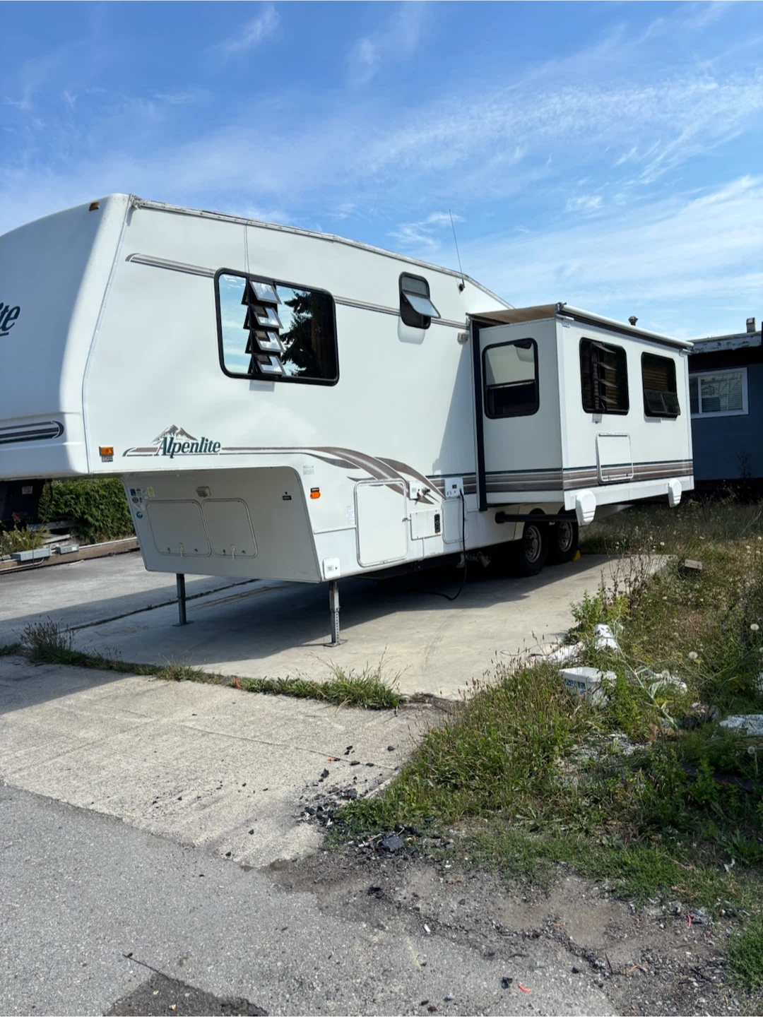 2000 29” Alpenlite 5th wheel - photo 2