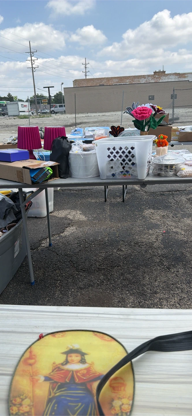 Garage sale 11241 W Grand Ave Melrose park IL - photo 3