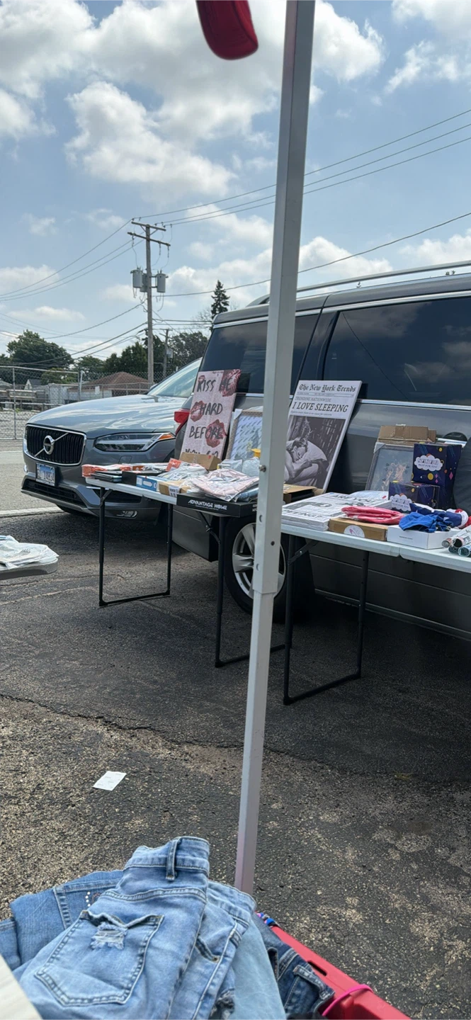 Garage sale 11241 W Grand Ave Melrose park IL - photo 4